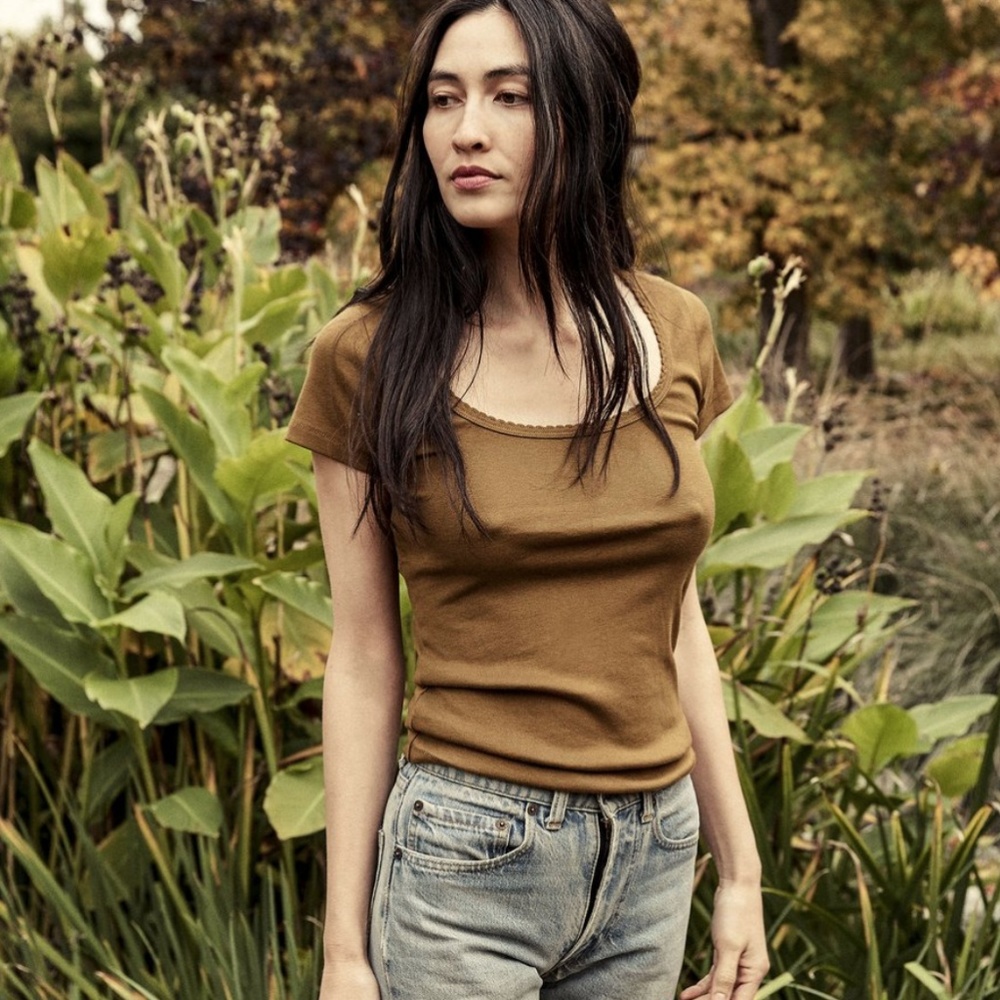 ISO Doen Tee, Brigitte OR Romy ANY COLOR  M or L